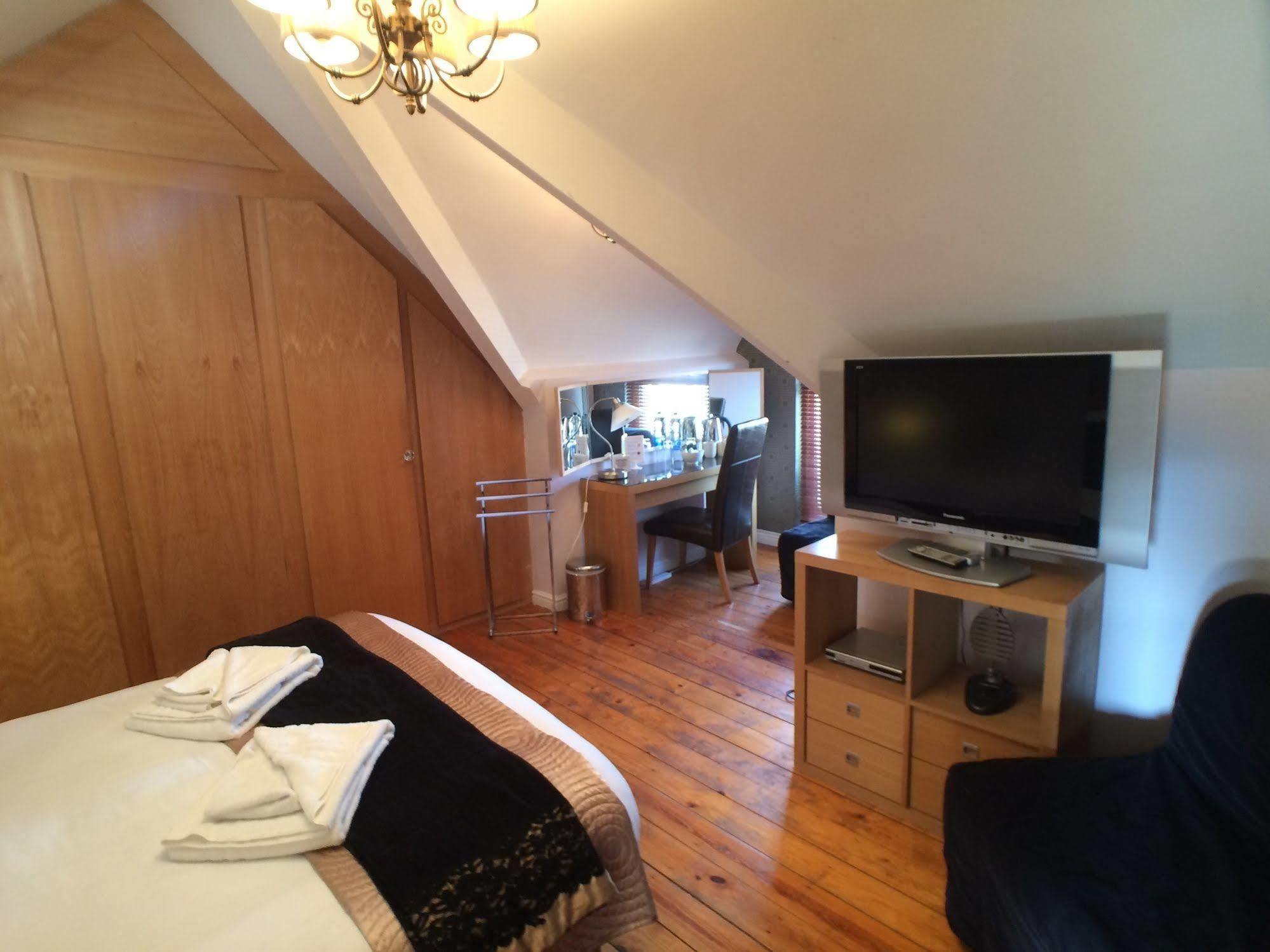Ty Rosa Rooms Cardiff Buitenkant foto