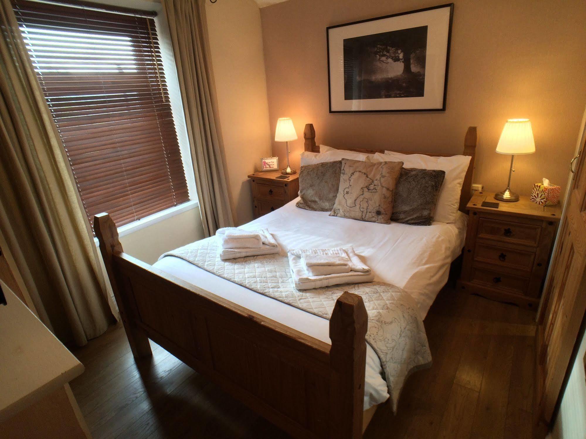 Ty Rosa Rooms Cardiff Buitenkant foto