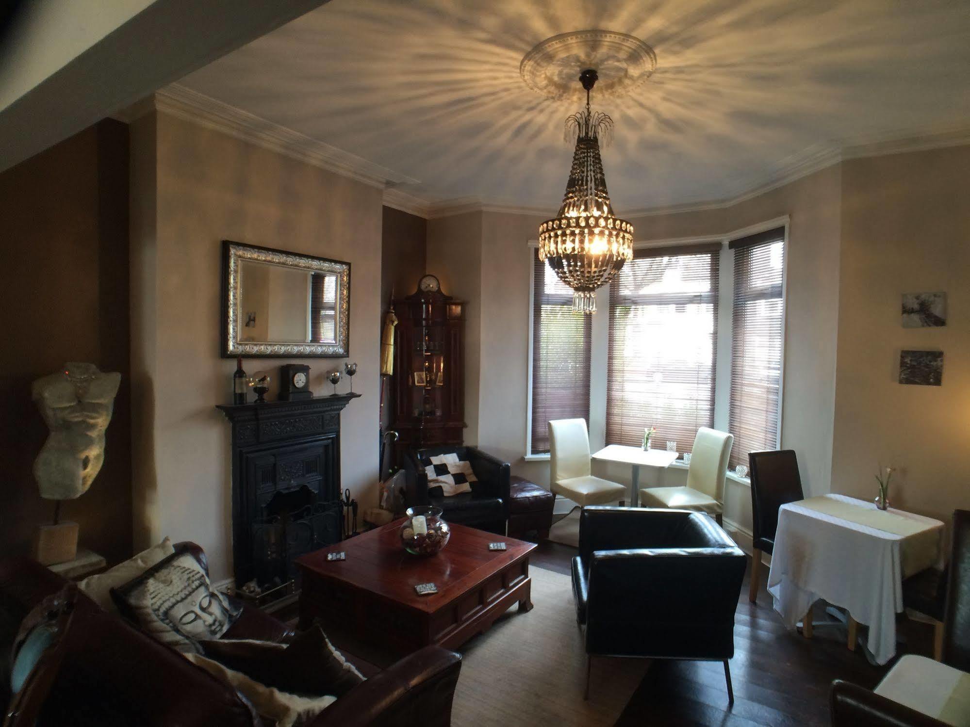Ty Rosa Rooms Cardiff Buitenkant foto